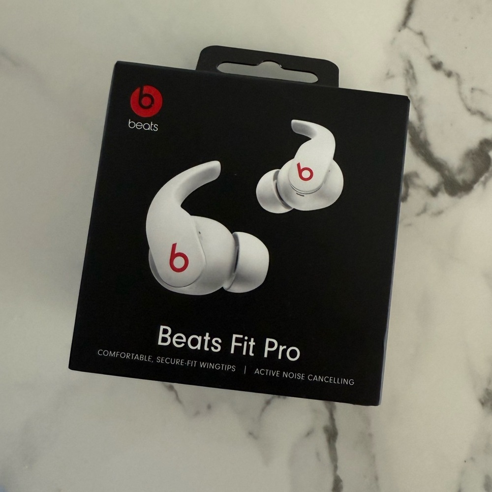 Beats Wireless Earbuds - WHITE